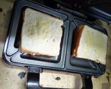 चीजी आलू टोस्ट सैंडविच (Cheesy aloo toast sandwich recipe in hindi) रेसिपी चरण 3 फोटो