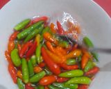 Foto langkah ke 2 dari resep Acar Cabe Rawit by Jesslyn Orlane.