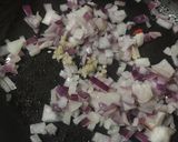 Foto del paso 3 de la receta: Barquita de lechuga con pollo