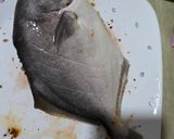 Gambar langkah 1 resipi Bawal Emas Bakar.