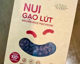 Hình bước làm 1 của món Vetula: Nui lứt xào trứng ăn với chả mực và rau củ luộc