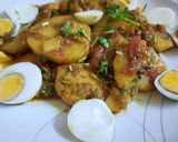 A picture of step 6 of Chat pati Aloo ki bhujiya with ublay anday n roti 😋.