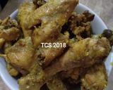 Foto langkah ke 4 dari resep Ayam goreng kuning.