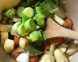 A picture of step 4 of Noodle soup with mushrooms and greens - vegan.