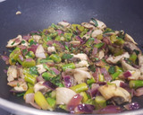 Foto del paso 3 de la receta: Pasta con salsa vegetariana al roquefort