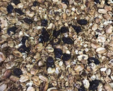 Foto del paso 3 de la receta: Granola con avena, maní y pasas de uva