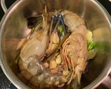 รูปขั้นตอนการทำที่ 4 ของ กุ้งแม่น้ำอบวุ้นเส้น 🦐