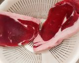Foto langkah ke 1 dari resep Beef Steak Breakfast Idea.