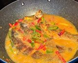 Foto langkah ke 3 dari resep Belanak Masak Acar - Kuah Kuning Pedas.