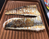 Foto del paso 3 de la receta: Merluza a la parrilla con guarnición de verduras y espinacas crujientes