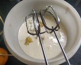 Foto del paso 1 de la receta: Budín esponjoso de naranjas con pasas y chips
