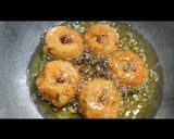 A picture of step 4 of Medu vada Sandwich.