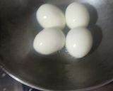 A picture of step 3 of Egg fry.