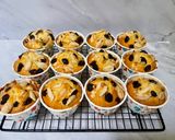 Foto langkah ke 4 dari resep Muffin Kenari Kismis (Luvita Ho).