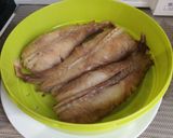 Foto del paso 6 de la receta: Colas de rape con salsa de calabaza y pasas