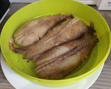 Foto del paso 6 de la receta: Colas de rape con salsa de calabaza y pasas