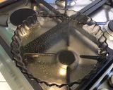 Une image de l'étape 7 de Tarte aux prunes d'ente et fruits confits (pâte brisée sarrasin, prune, épeautre).