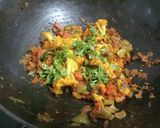 मिक्स व्हेजिटेबल भाजी (Mix Vegetable Bhaji Recipe In Marathi) रेसिपी स्टेप 3 फोटो