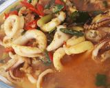 Foto langkah ke 4 dari resep Tumis Cumi Bumbu Kuning.