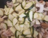 Gombás, cukkinis szaftos csirke GM recept fázis 1 fotója