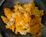 Foto langkah ke 1 dari resep Tumis Telur Orak Arik.