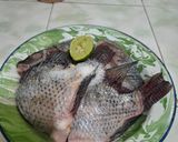 Foto langkah ke 2 dari resep Pesmol ikan nila goreng bumbu merah🐟🍅🌶.