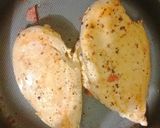 Foto del paso 2 de la receta: Pechugas de pollo en salsa de champiñón y tocino