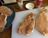 Foto del paso 1 de la receta: Filetes de cerdo con cebolla morada