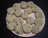 A picture of step 3 of Jowar lilva vada.