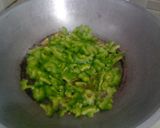Foto langkah ke 3 dari resep Oseng pare ikan klotok.