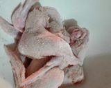 รูปขั้นตอนการทำที่ 1 ของ ปีกไก่ทอดเกลือ