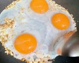 รูปขั้นตอนการทำที่ 1 ของ ไข่โชะเชะ 🍳 / คั่วไข่กระเทียมพริกไทย 🍳 / Roasted eggs with ground white pepper 🥚
