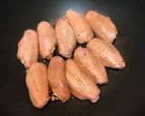 A picture of step 2 of Chicken wing, potatoes and carrots with oyster sauce.