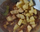 Foto langkah ke 5 dari resep Semur Tahu dan Kentang.