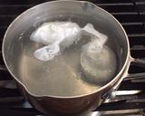 A picture of step 5 of Poached eggs and tomato salsa.