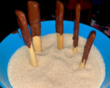 சாக்லேட் பாக்கி குச்சிகள் / chocolate pocky sticks ரெசிபி ஸ்டேப் 5 புகைப்படம்