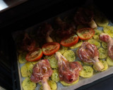 Foto del paso 4 de la receta: Muslos de pollo al horno con patatas 🍗