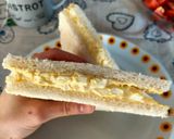 Foto del passaggio 5 della ricetta Tamago Sando 🇯🇵 ~ Sandwich giapponese di uova