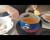 Foto del paso 11 de la receta Bacalao con pasas, piñones y huevo duro