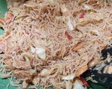 Foto langkah ke 4 dari resep Bihun goreng bumbu iris.