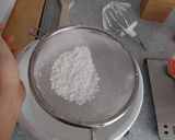 Foto del passaggio 3 della ricetta Meringata fragole e cioccolato