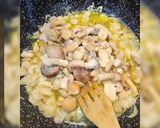 Foto del paso 9 de la receta: Mafaldine con gambas, setas, espárragos y crujiente de pistachos