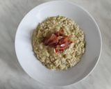 Foto del passaggio 6 della ricetta Risotto alla verza e guanciale