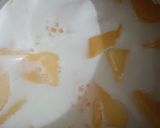 A picture of step 2 of Mango shake.
