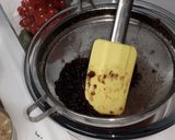 A picture of step 1 of Cranberry cream chesse chocolate dessert.