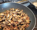 Foto del paso 3 de la receta: Champiñones salteados con virutas de jamón