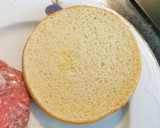 Foto del paso 2 de la receta: Hamburguesa de ternera con Camembert y Cebolla caramelizada