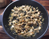 Foto del paso 5 de la receta: Pasta fresca con anchoas y gambas