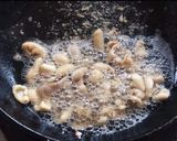 รูปขั้นตอนการทำที่ 1 ของ น้ำพริกหนังไก่กรอบ คีโต