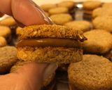 Foto del paso 5 de la receta: Alfajores de coco y avena 🥥